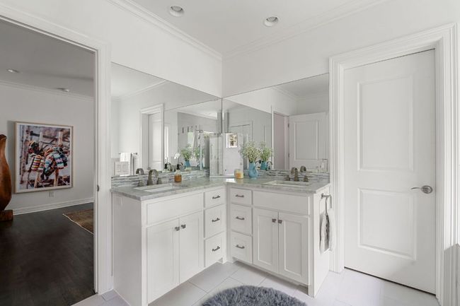 1711 Mohle Dr, House other with 5 bedrooms, 5 bathrooms and 3 parking in Austin TX | Image 14