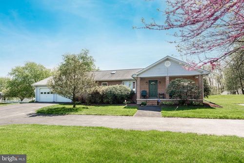 4548 Rinely Rd, STEWARTSTOWN, PA, 17363-7731 | Card Image