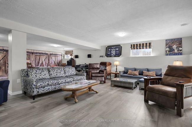 162 Roland St, House other with 3 bedrooms, 4 bathrooms and 4 parking in Dashwood ON | Image 29