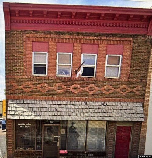 715 Pine Ave, Kemmerer, WY, 83101-2911 | Card Image
