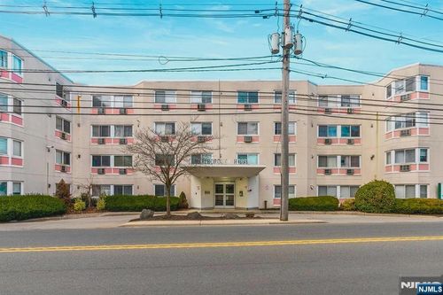 333 Grand Ave, Palisades Park, NJ, 07650-1251 | Card Image