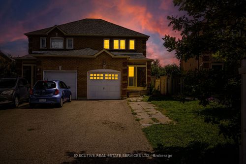 39 Caruso Dr, Brampton, ON, L6Y5B2 | Card Image