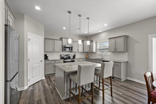 1429 Kingbird Dr, Clarksville, TN, 37040-1718 | Card Image