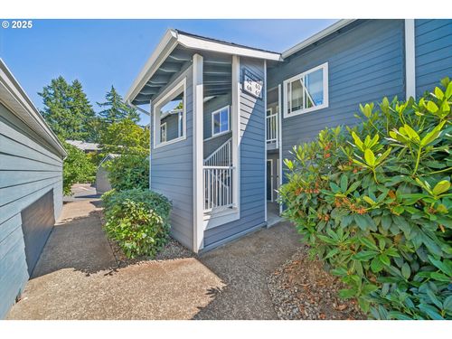 60-12600 Se Freeman Way, Milwaukie, OR, 97222 | Card Image