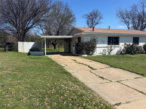 1561 Milmo Dr, Fort Worth, TX, 76134-1719 | Card Image