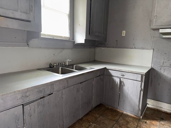 2726 13 Th St, House other with 2 bedrooms, 1 bathrooms and null parking in Port Arthur TX | Image 18