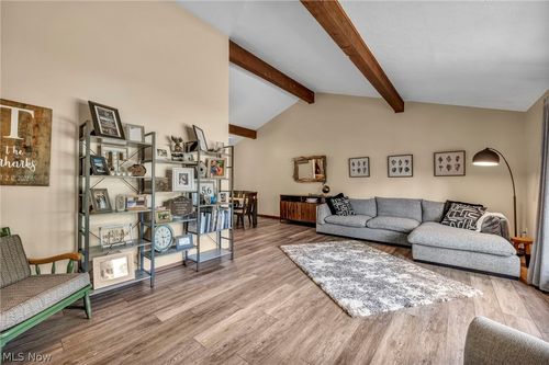 27020 Sleepy Hollow Dr, Westlake, OH, 44145-3241 | Card Image