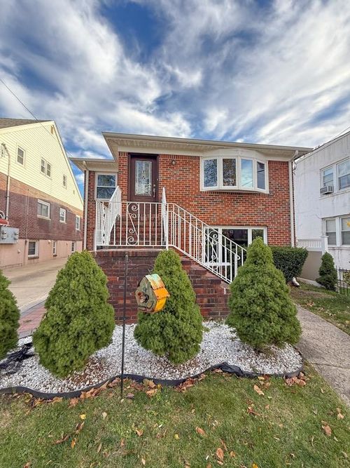 223 Day Ave, Cliffside Park, NJ, 07010-1101 | Card Image