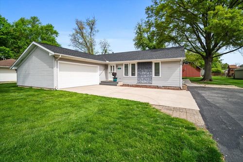 612 E Elm St, Le Roy, IL, 61752-1540 | Card Image