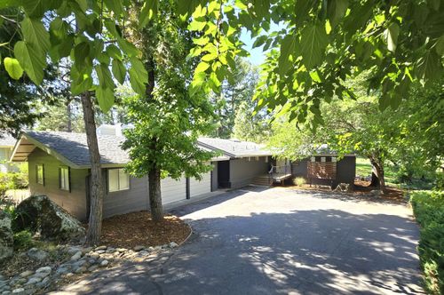 11799 Lake Wildwood Dr, Penn Valley, CA, 95946-9469 | Card Image