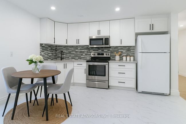 74 Pinebrook Cir, House other with 5 bedrooms, 2 bathrooms and 4 parking in Caledon ON | Image 24