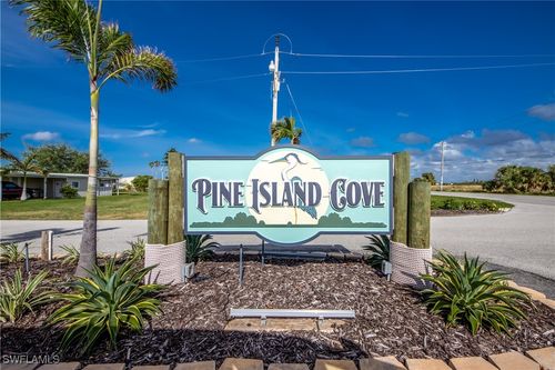 7180 Ladyfish Dr, SAINT JAMES CITY, FL, 33956-2723 | Card Image