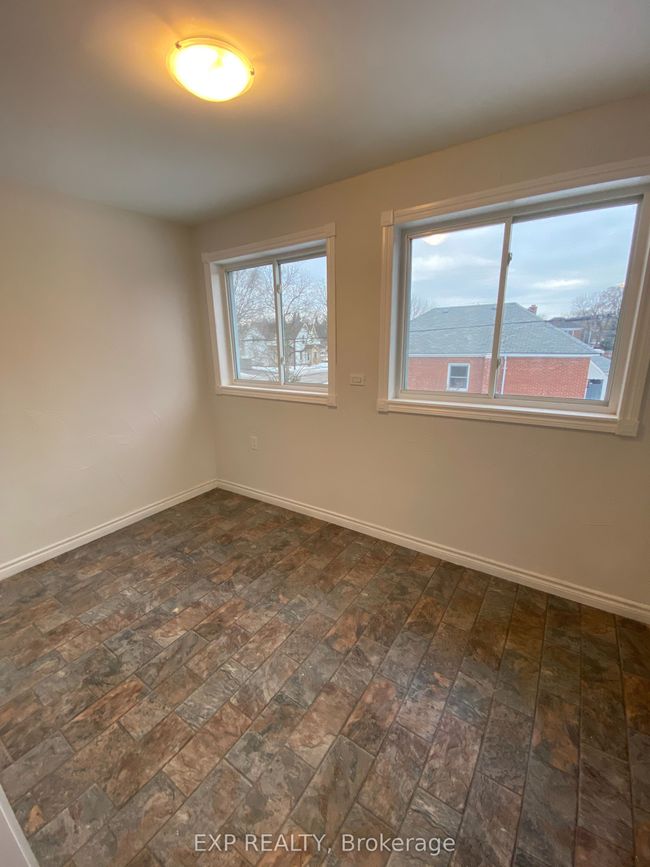 612 Romaine St, House other with 10 bedrooms, 5 bathrooms and 4 parking in Peterborough ON | Image 15