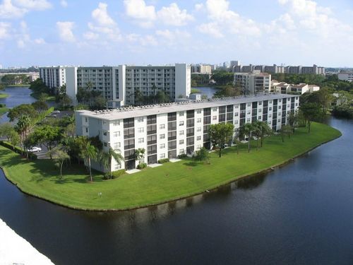 apt-403-2236 N Cypress Bend Dr, Pompano Beach, FL, 33069-5613 | Card Image