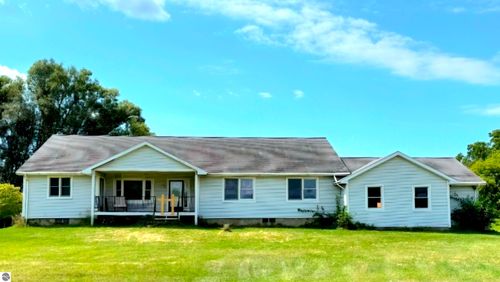 90 Flanders Rd, Charlotte, MI, 48813-7303 | Card Image