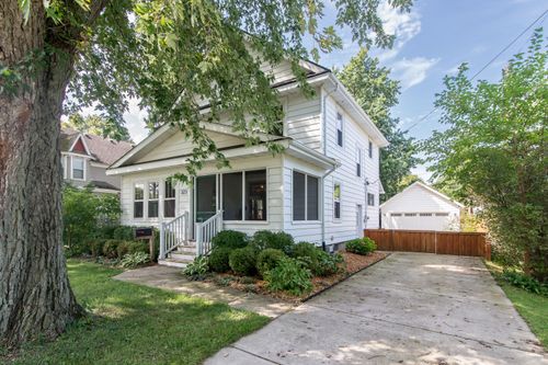 323 Lewis St, Saline, MI, 48176-1179 | Card Image