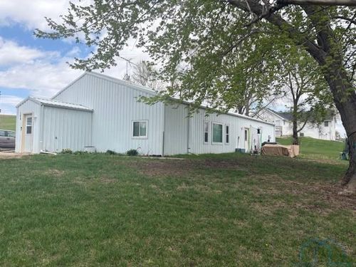 106 S West St, Ponca, NE, 68770-7312 | Card Image
