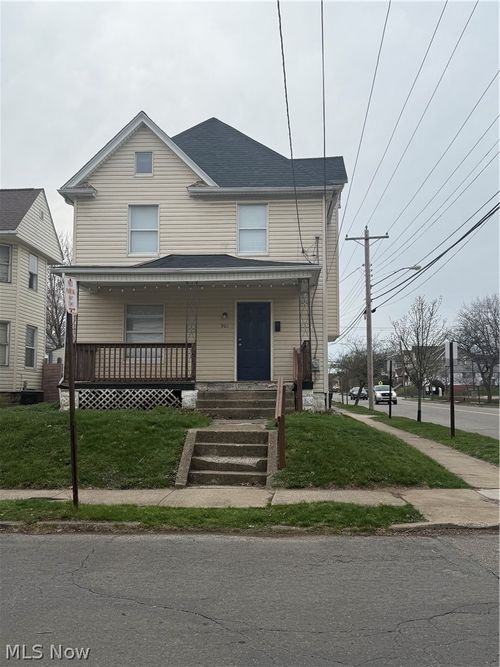 901 Clarendon Ave Sw, Canton, OH, 44710-1828 | Card Image