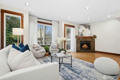 b-1341 14th Ave S, Seattle, WA, 98144-3409 | Card Image