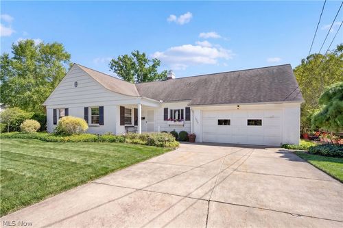 1983 Wynwood Dr, Rocky River, OH, 44116-2055 | Card Image
