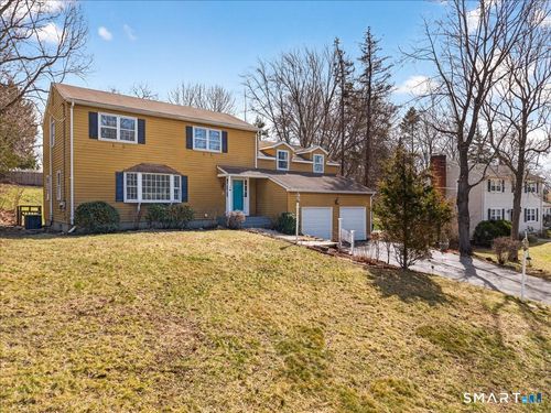 15 Oak Hollow Rd, Branford, CT, 06405-3915 | Card Image