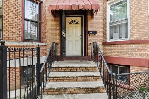 14 E 31st St, New York, NY, 10016-6702 | Card Image