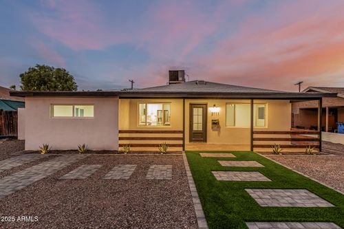 3111 N 34th St, Phoenix, AZ, 85018-6211 | Card Image