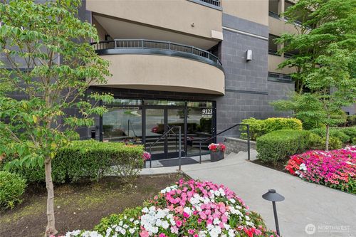 205-9123 Ne Juanita Dr, Kirkland, WA, 98034-3581 | Card Image