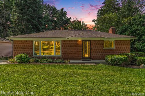 2785 Hillcrest, Wixom, MI, 48393-1232 | Card Image