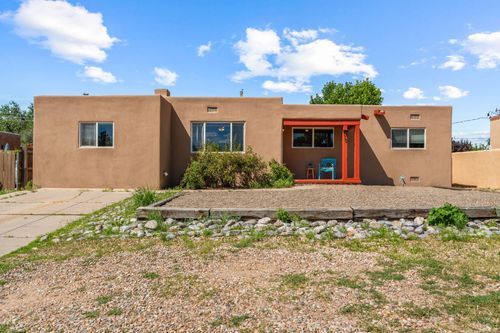 110 Camino De Las Crucitas, Santa Fe, NM, 87501-1566 | Card Image