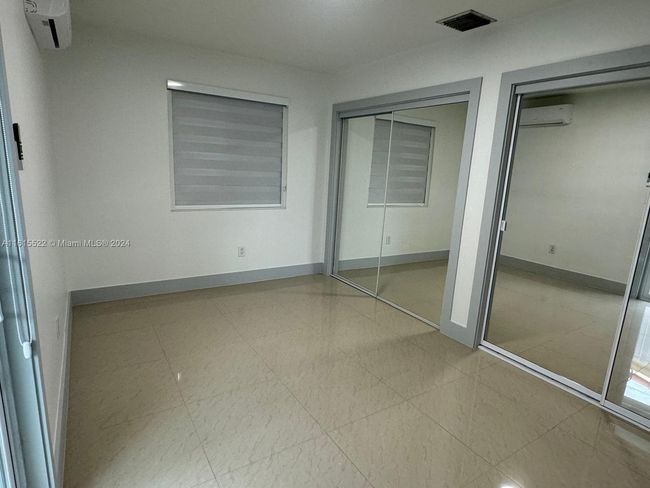 EFFICIENCY - 1370 W 84 Th St, Home with 1 bedrooms, 1 bathrooms and null parking in Hialeah FL | Image 5