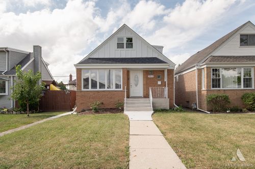 7712 Nagle Ave, Burbank, IL, 60459-1116 | Card Image
