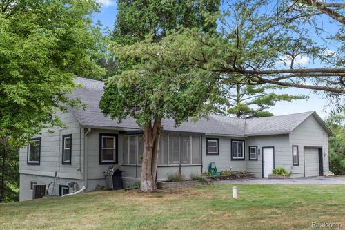 8381 Tindall Rd, Springfld Twp, MI, 48350-1683 | Card Image