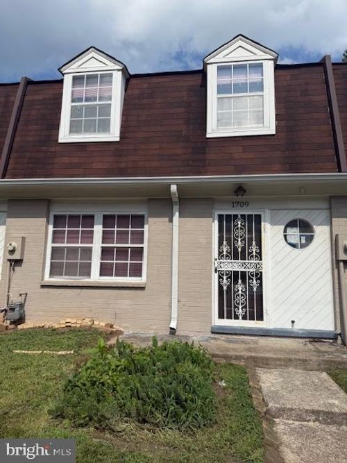 m394-1709 Dutch Village Dr, LANDOVER, MD, 20785-4150 | Card Image