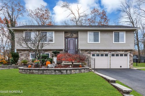 10 Somerset Pl, Matawan, NJ, 07747-3424 | Card Image