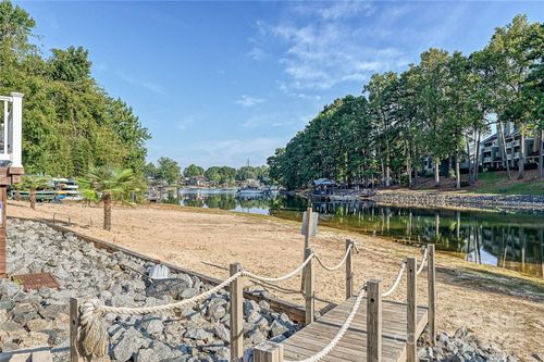 unit-c-19901 Henderson Rd, Cornelius, NC, 28031-5878 | Card Image