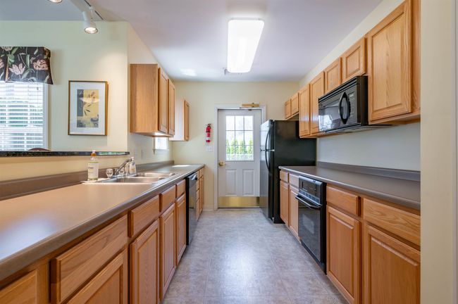 10 - 43 Sylvan Way, Condo with 2 bedrooms, 3 bathrooms and null parking in Wells ME | Image 25