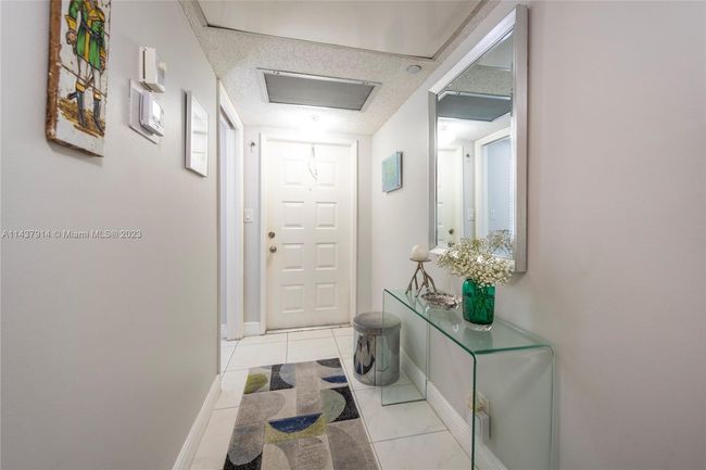APT-202 - 625 Oaks Dr, Condo with 3 bedrooms, 3 bathrooms and null parking in Pompano Beach FL | Image 4