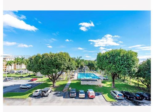 apt-312-9350 Fontainebleau Blvd, Miami, FL, 33172-4282 | Card Image