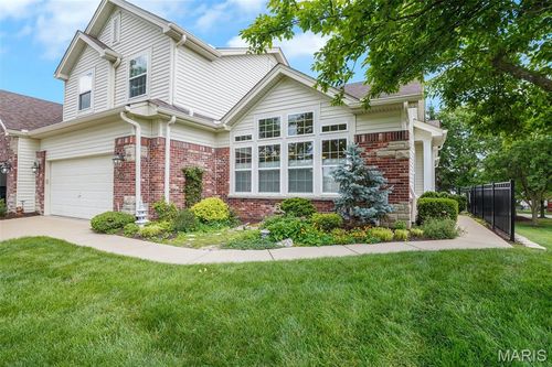 14762 Thornbird Manor Parkway Parkway, Chesterfield, MO, 63017 | Card Image