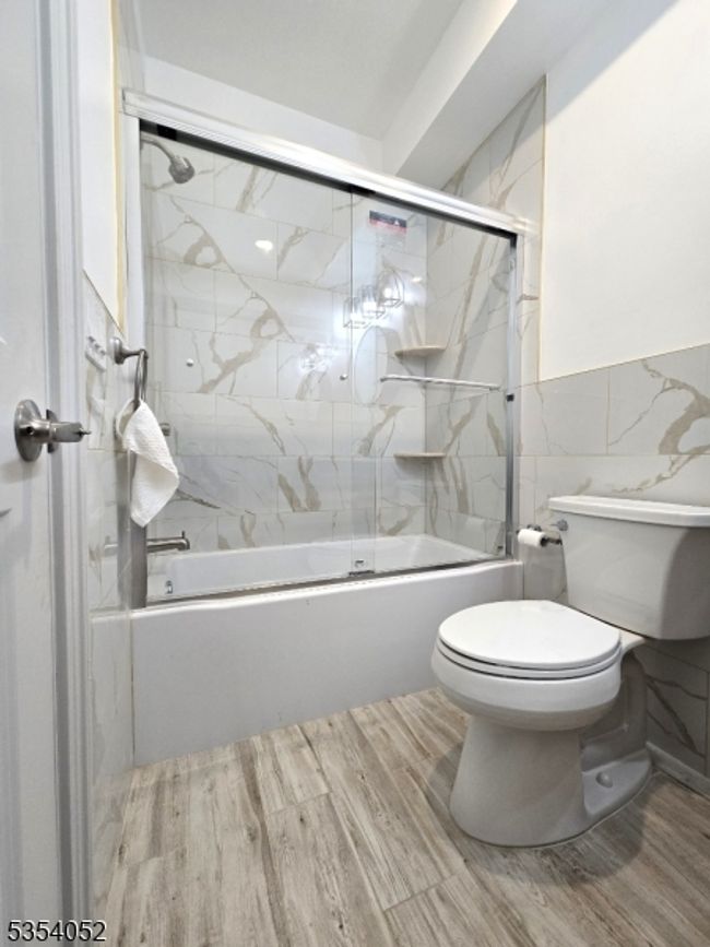 90 Seaview Ave, Home with 6 bedrooms, 4 bathrooms and null parking in Jersey City NJ | Image 13