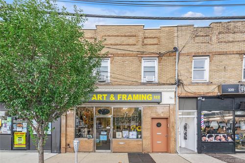 322 Jericho Tpke, Floral Park, NY, 11001-2108 | Card Image