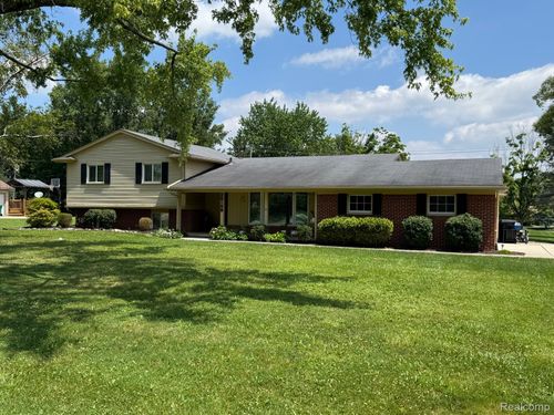 26158 Meadowview Dr, Farmington Hills, MI, 48331-4134 | Card Image