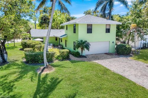 1275 8th Ave N, NAPLES, FL, 34102-5619 | Card Image
