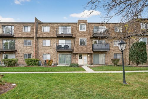 2n-9456 Bay Colony Dr, Des Plaines, IL, 60016-3651 | Card Image