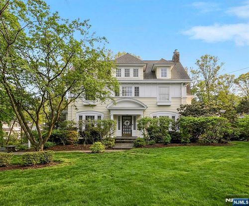 326 W End Ave, Ridgewood, NJ, 07450-4940 | Card Image