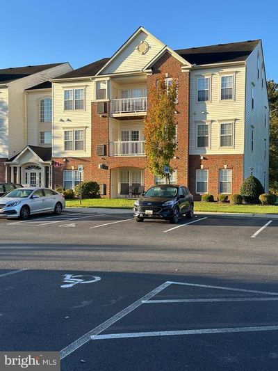 2001-3 - 2001 Whispering Ponds Court, Condo with 2 bedrooms, 2 bathrooms and null parking in SALISBURY MD | Image 2