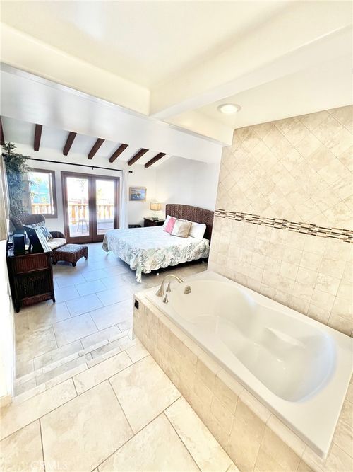 39-12 Camino De Flores, Avalon, CA, 90704-2822 | Card Image