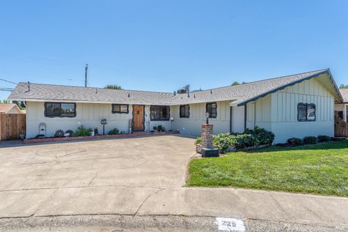 225 Zinfandel Dr, Ukiah, CA, 95482-3326 | Card Image