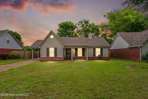 5652 Kentwood Dr, Horn Lake, MS, 38637-2773 | Card Image